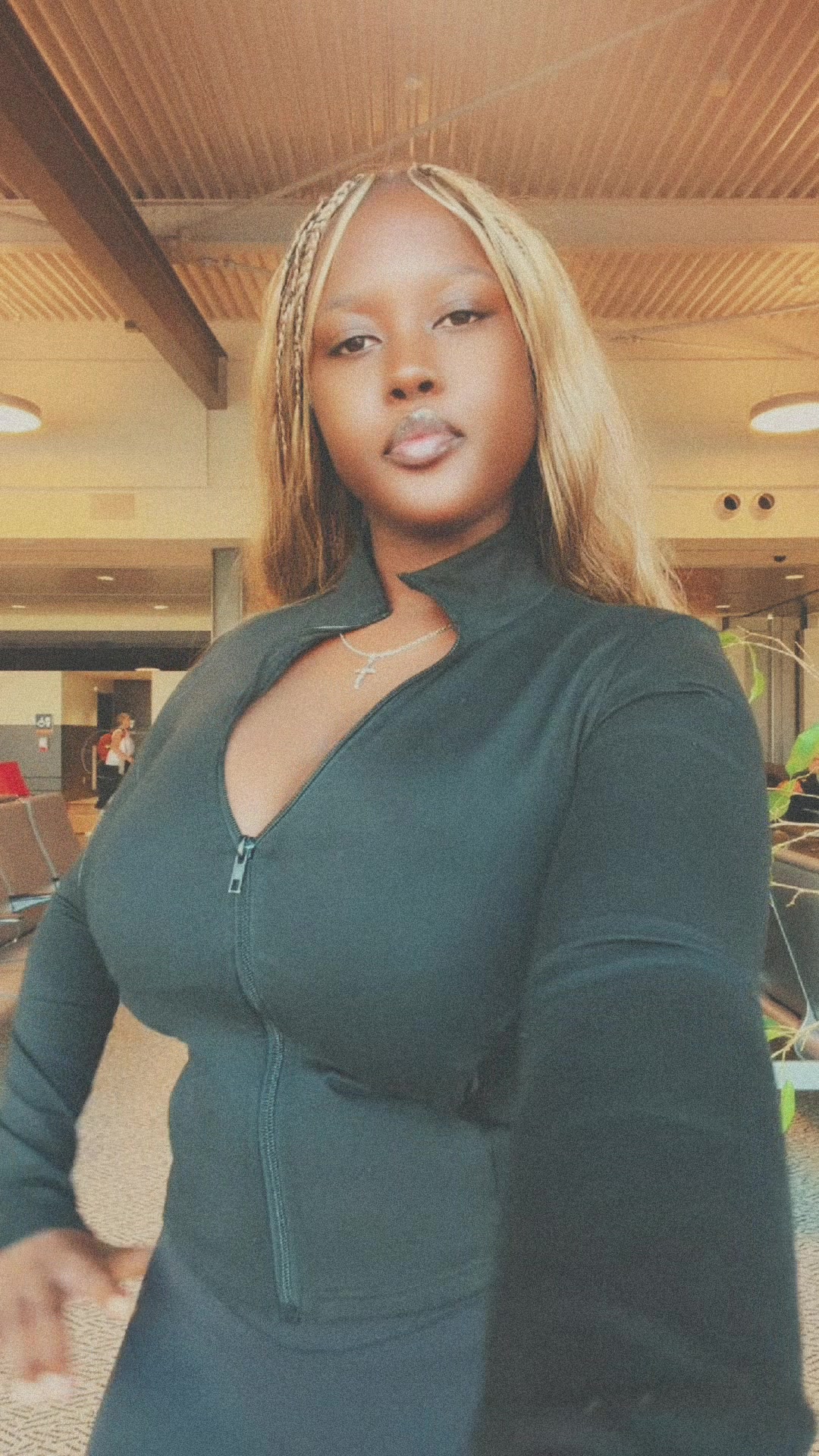 @Oc&eacute;ane~content creator
