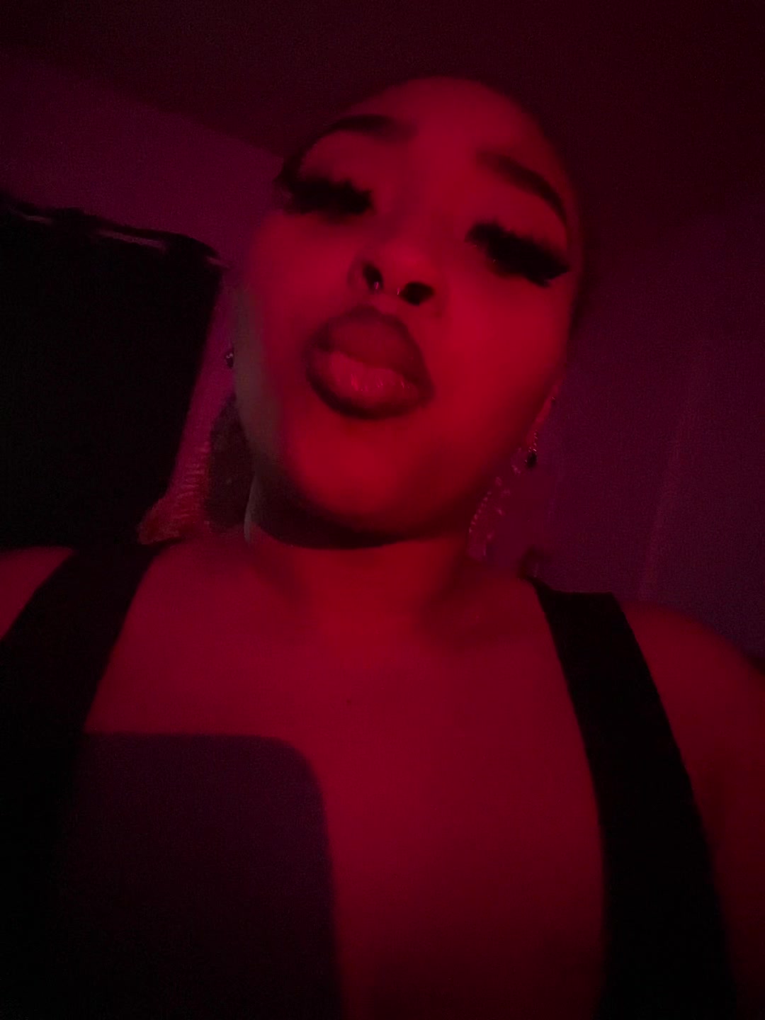 @hisfavveater_