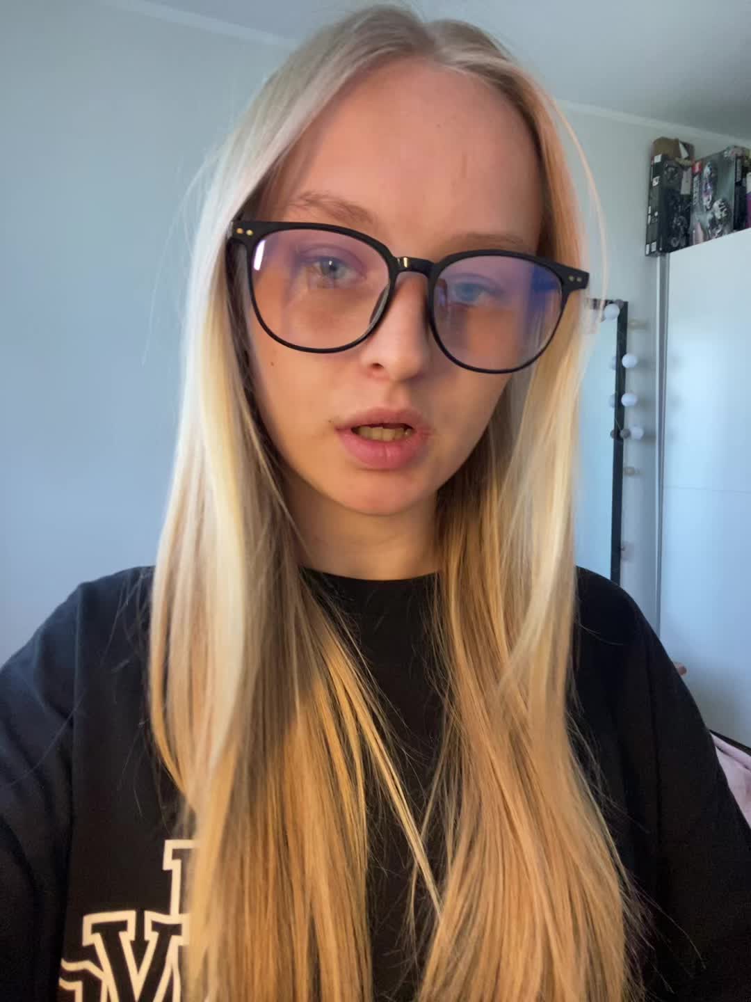 @Nela