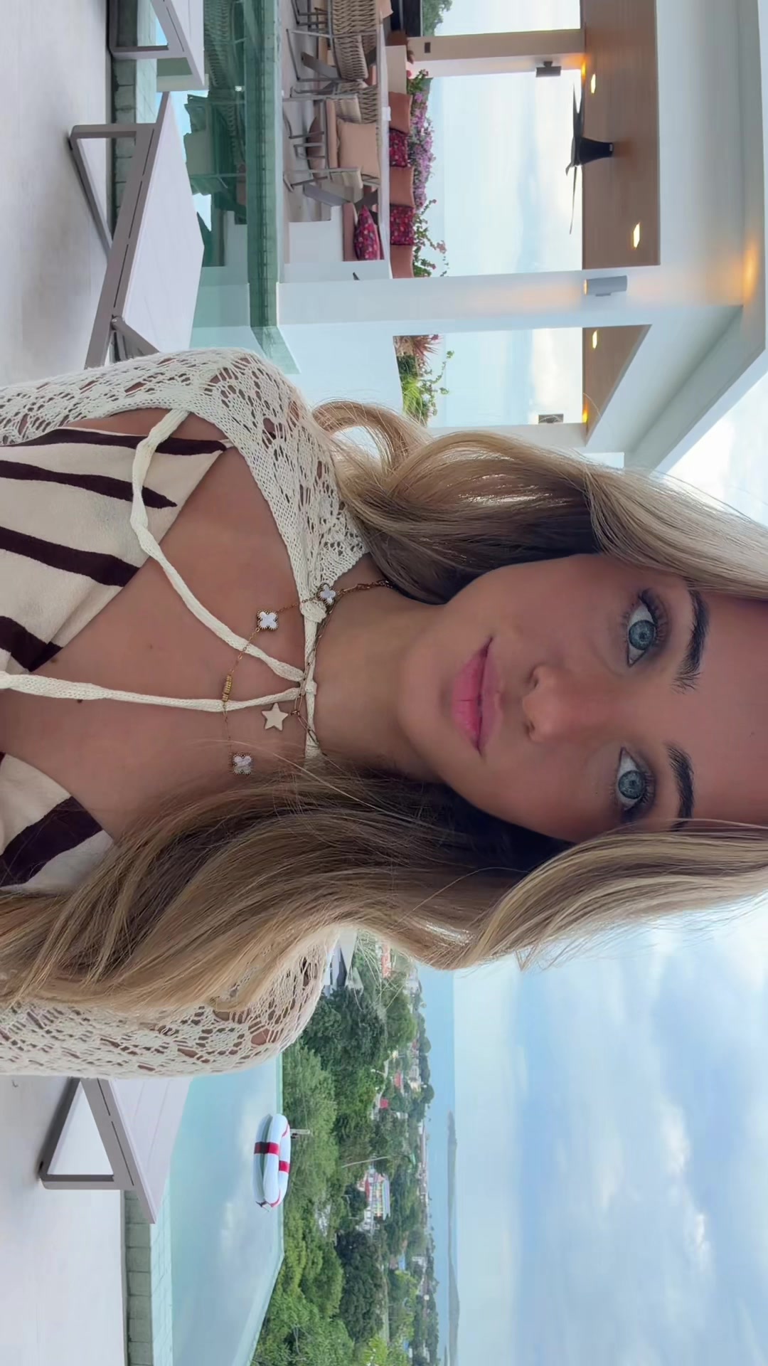 @odélia