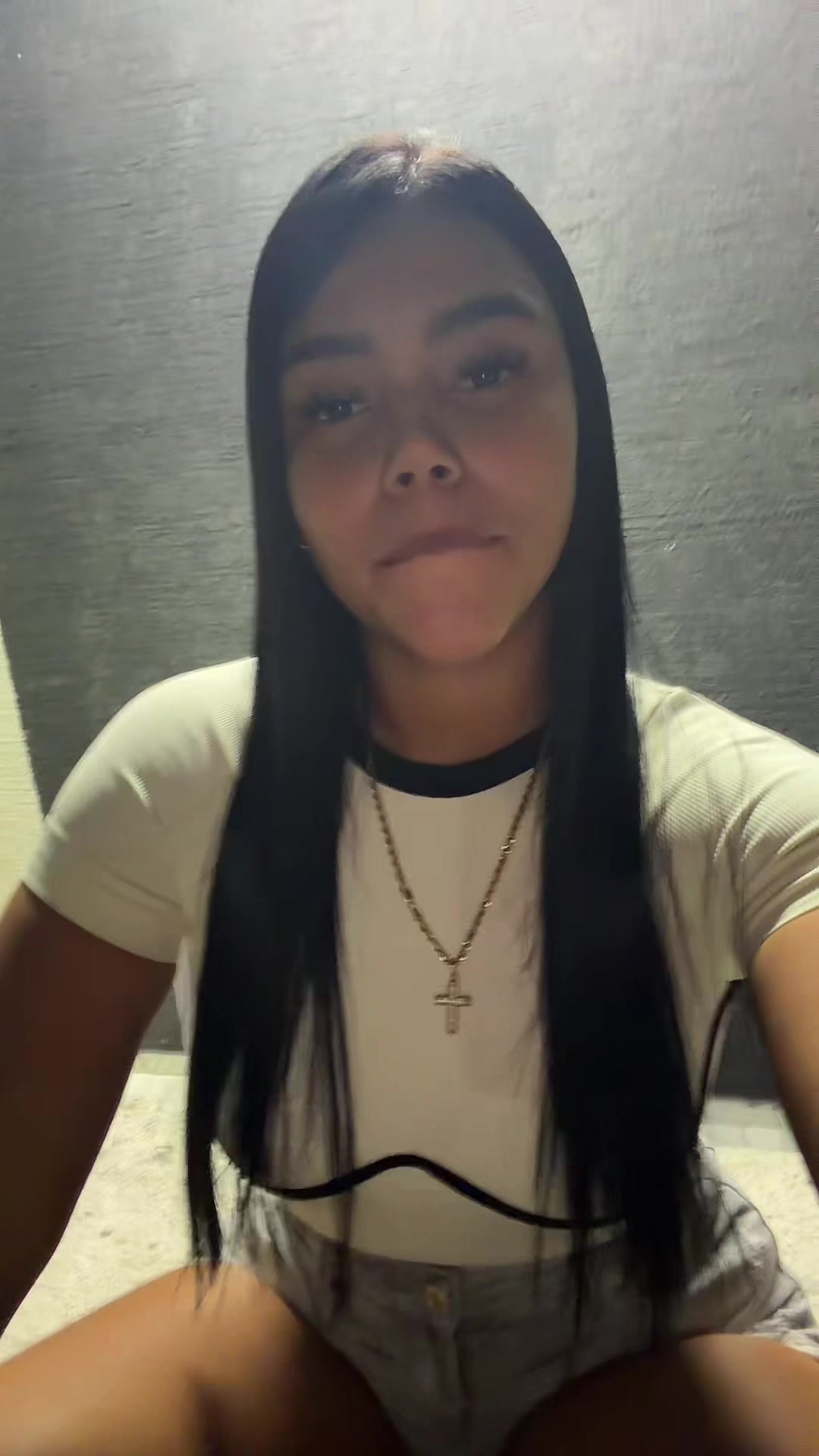 @Laura hurtado