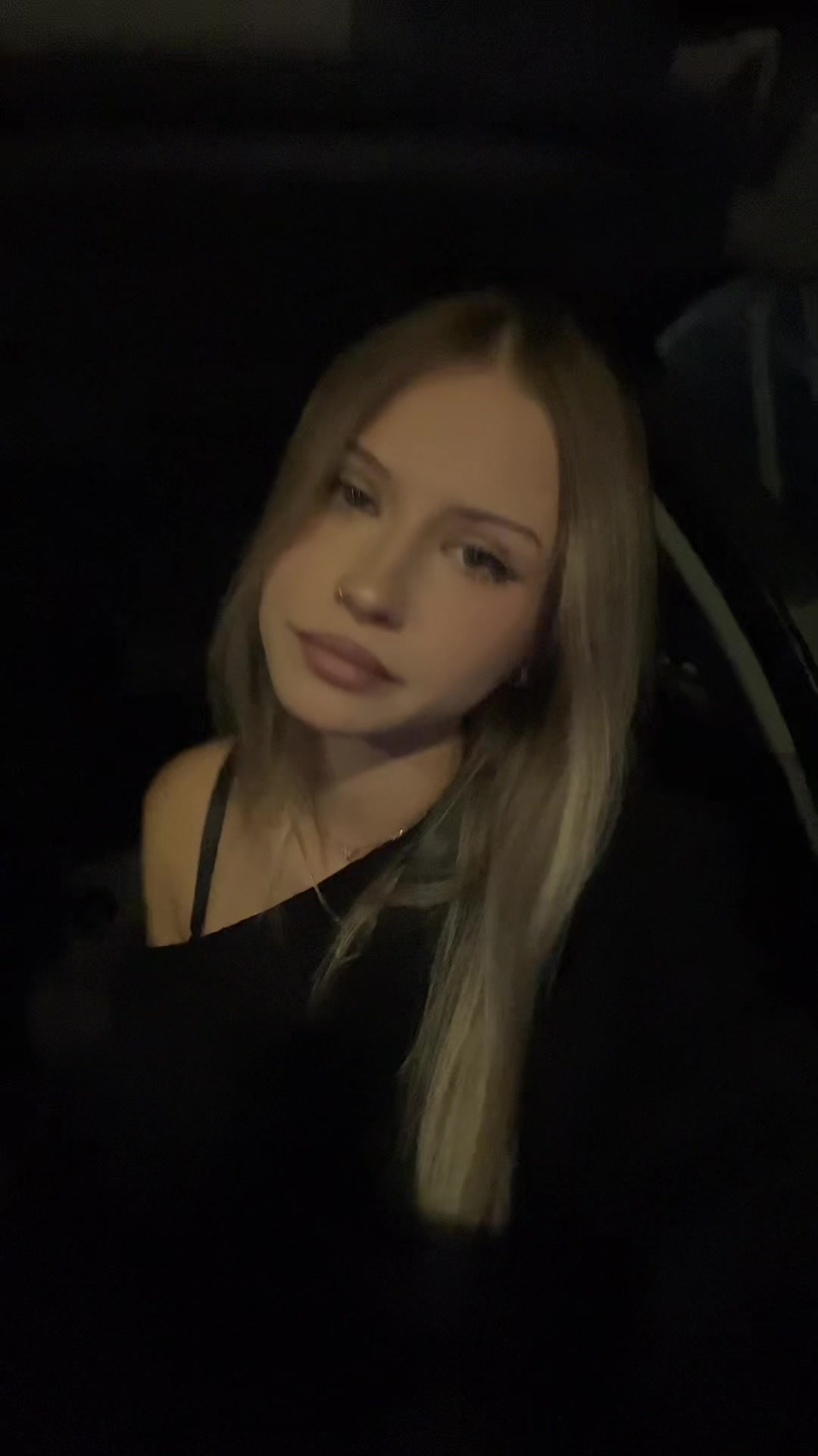@𝐫