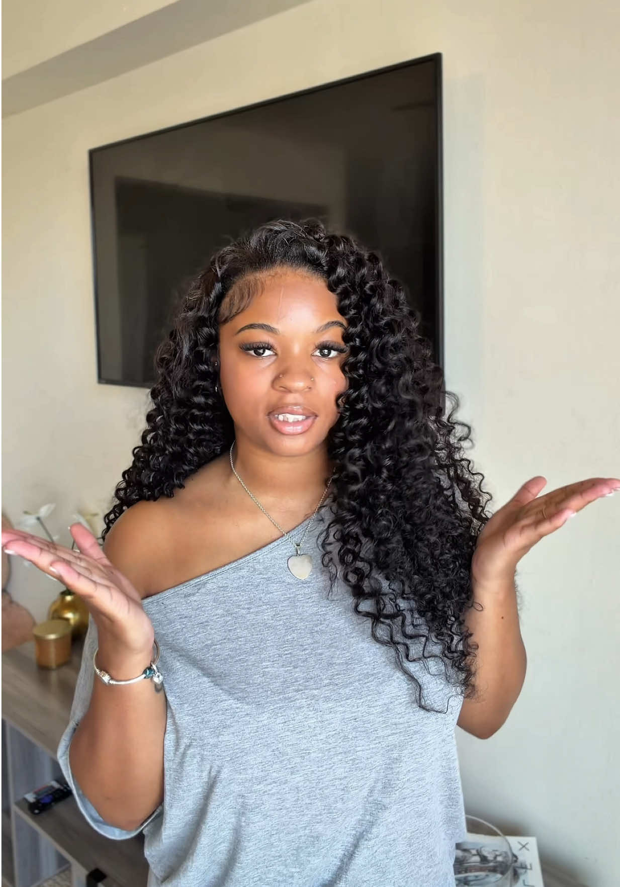 @akiyra monae