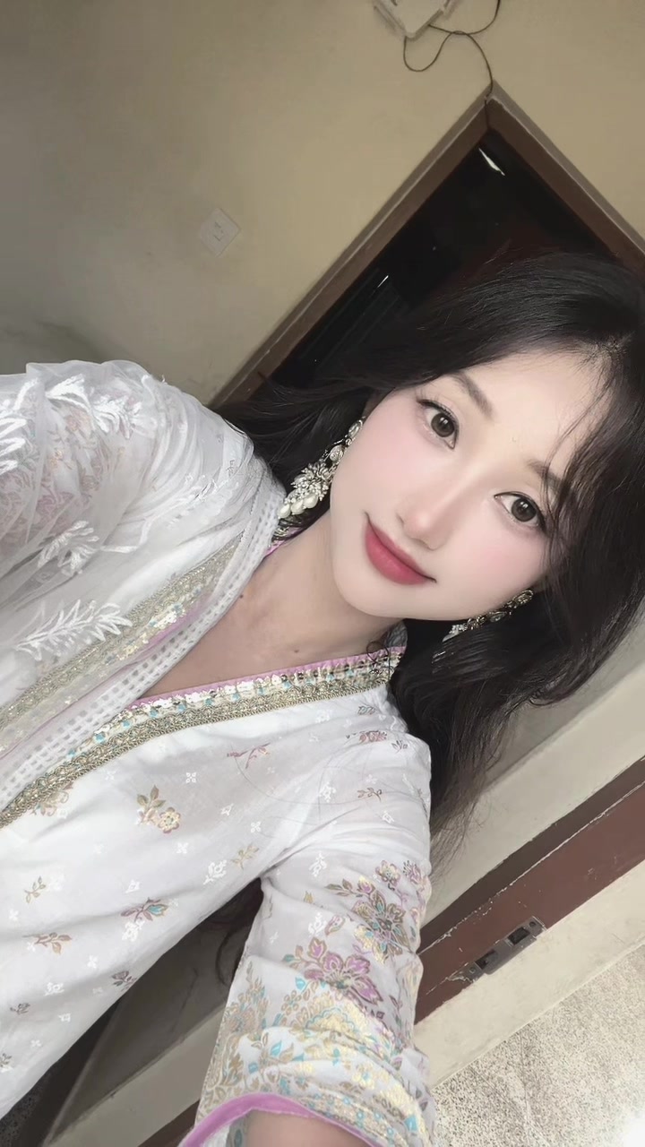 @jeenaraiii