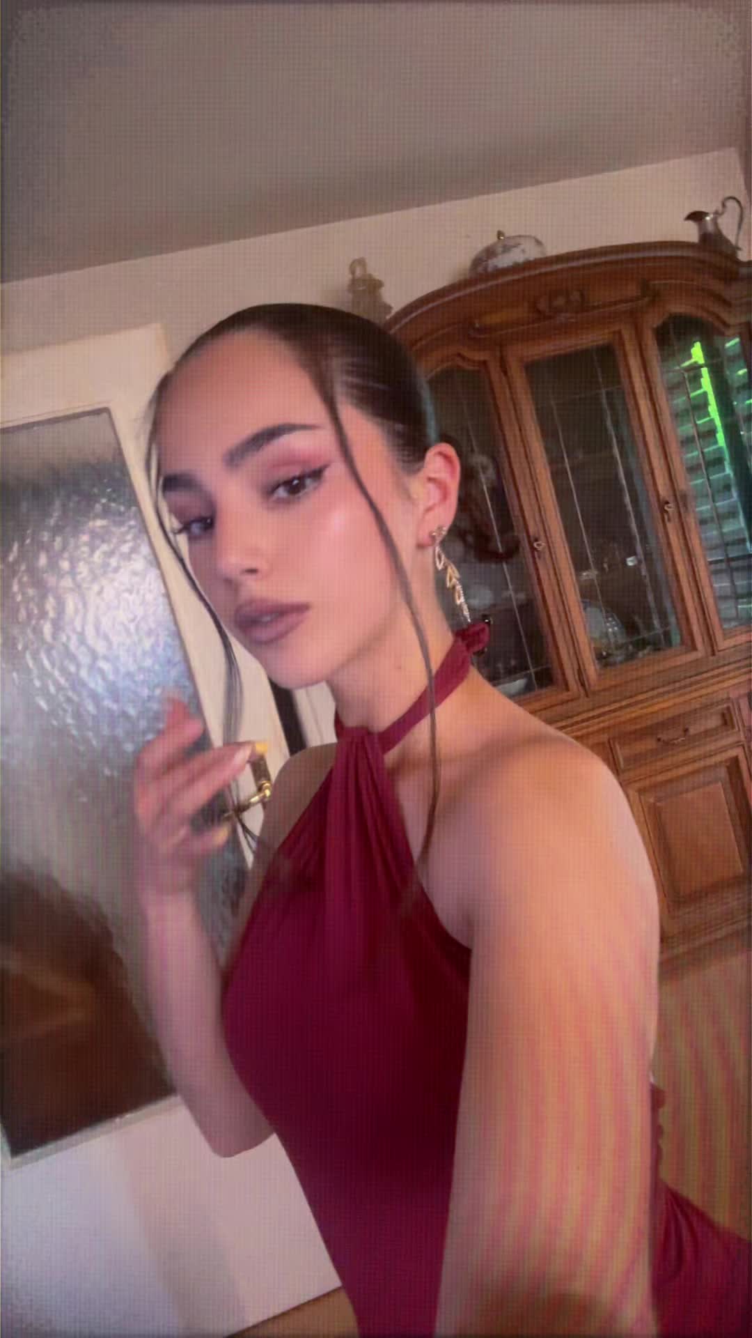 @Valeria