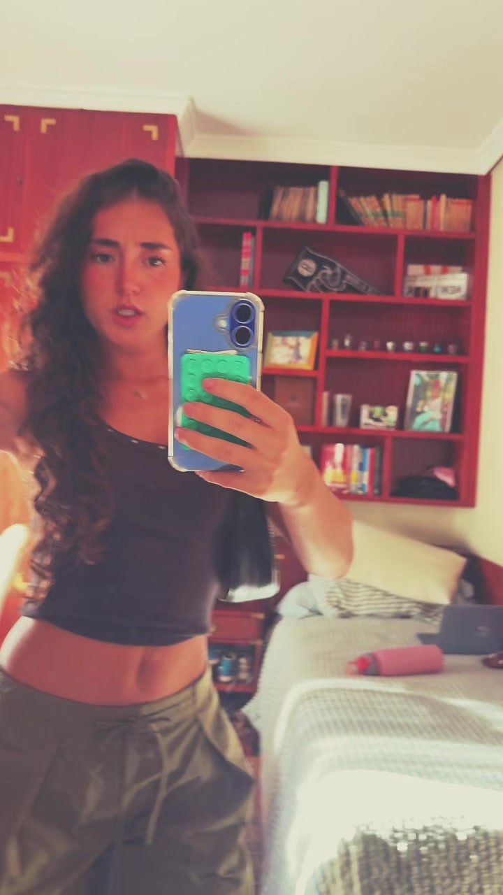 @Adrianasg
