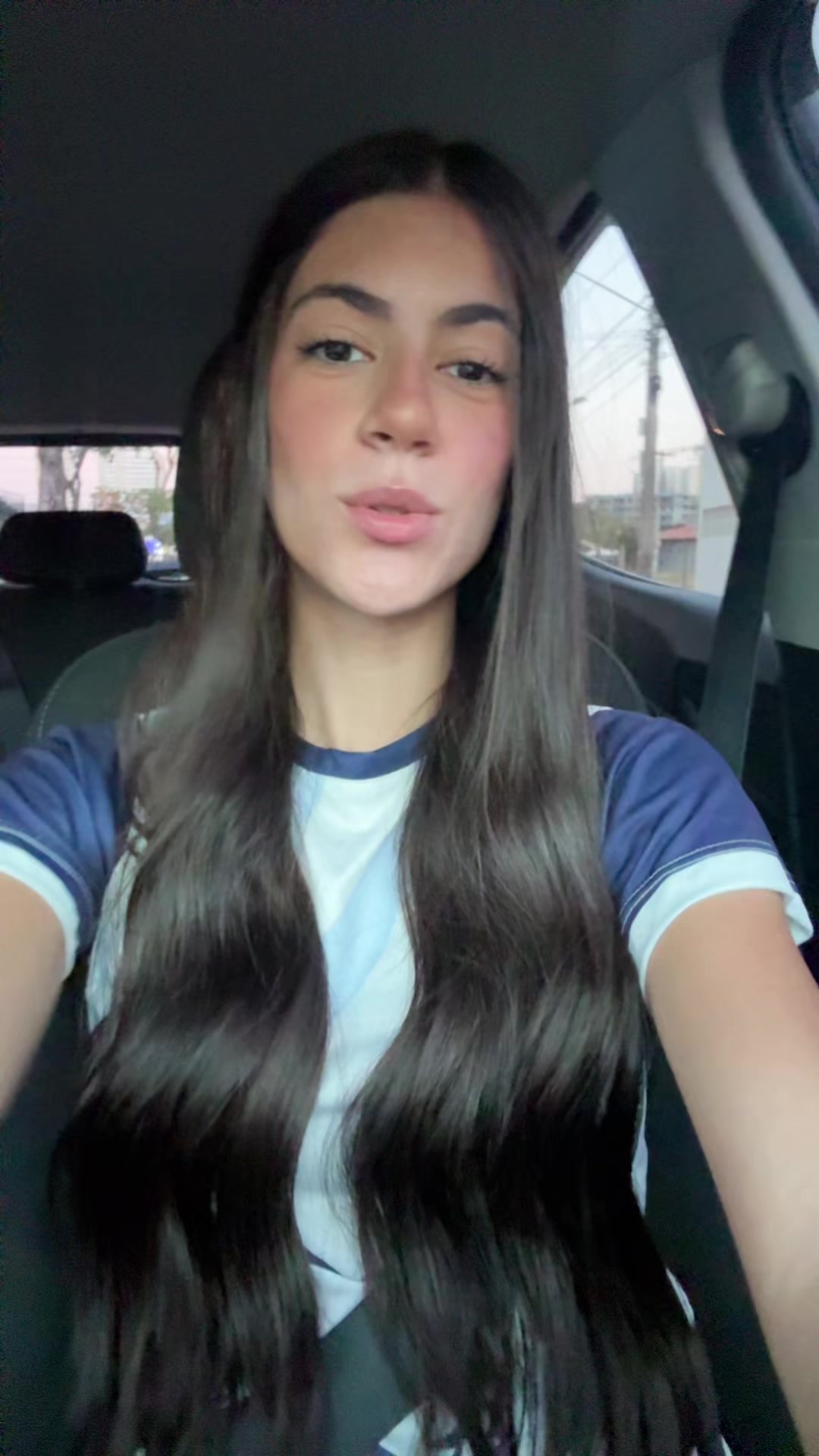 @melzinha_moraess