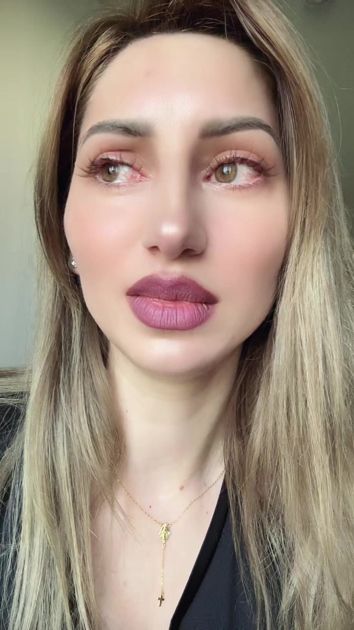 @🐝