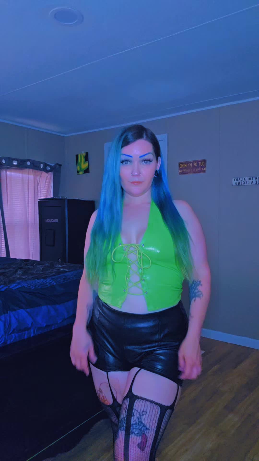 @Redneckbarbie_420