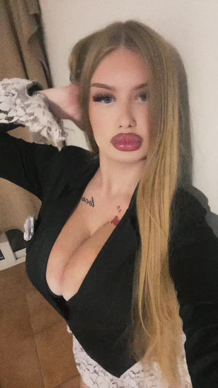 @омиљена плавуша