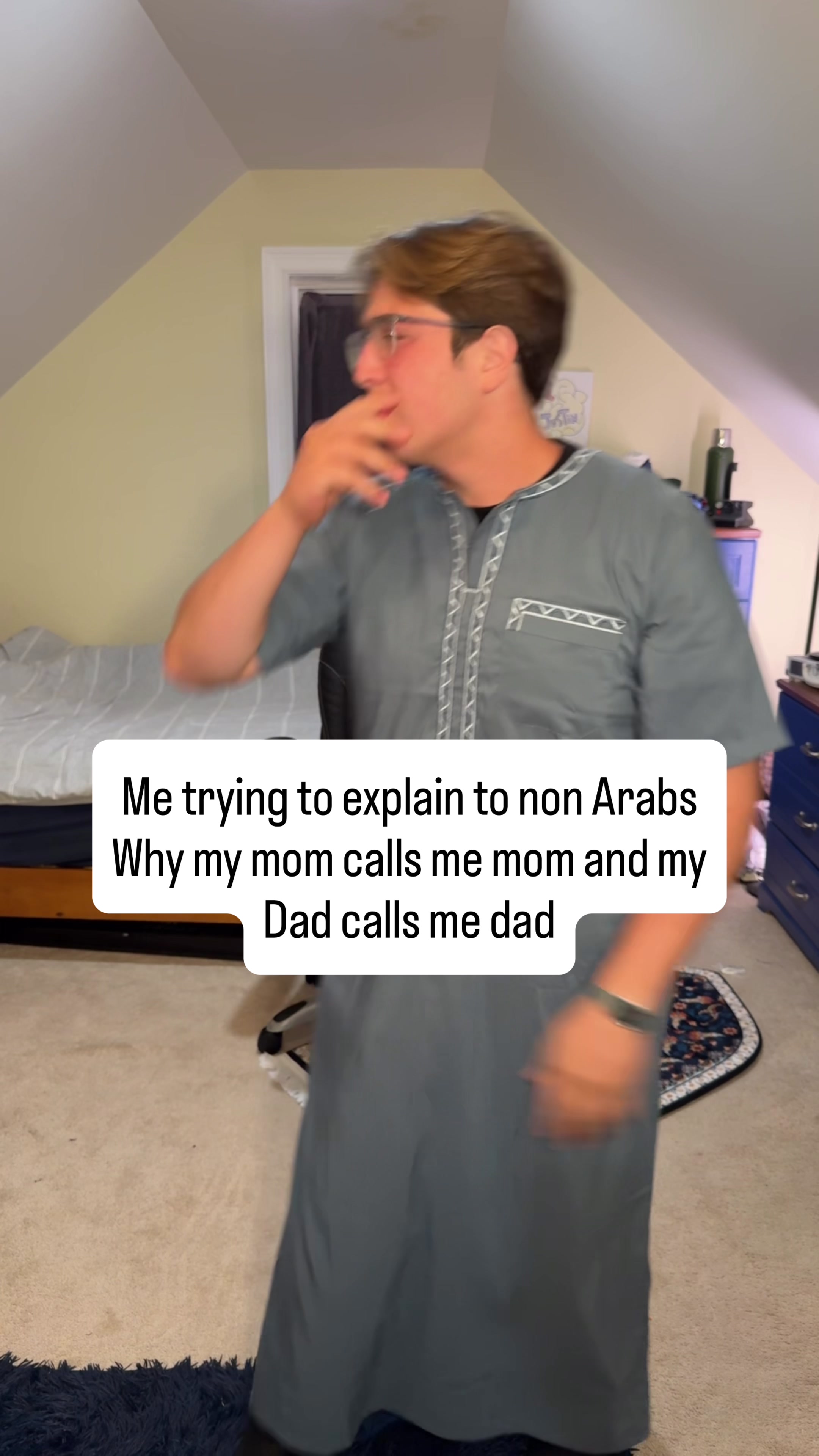 @adoolie_