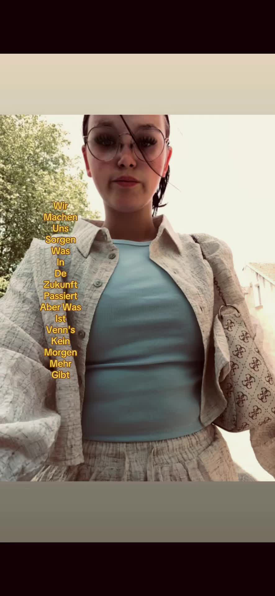 @🫂
