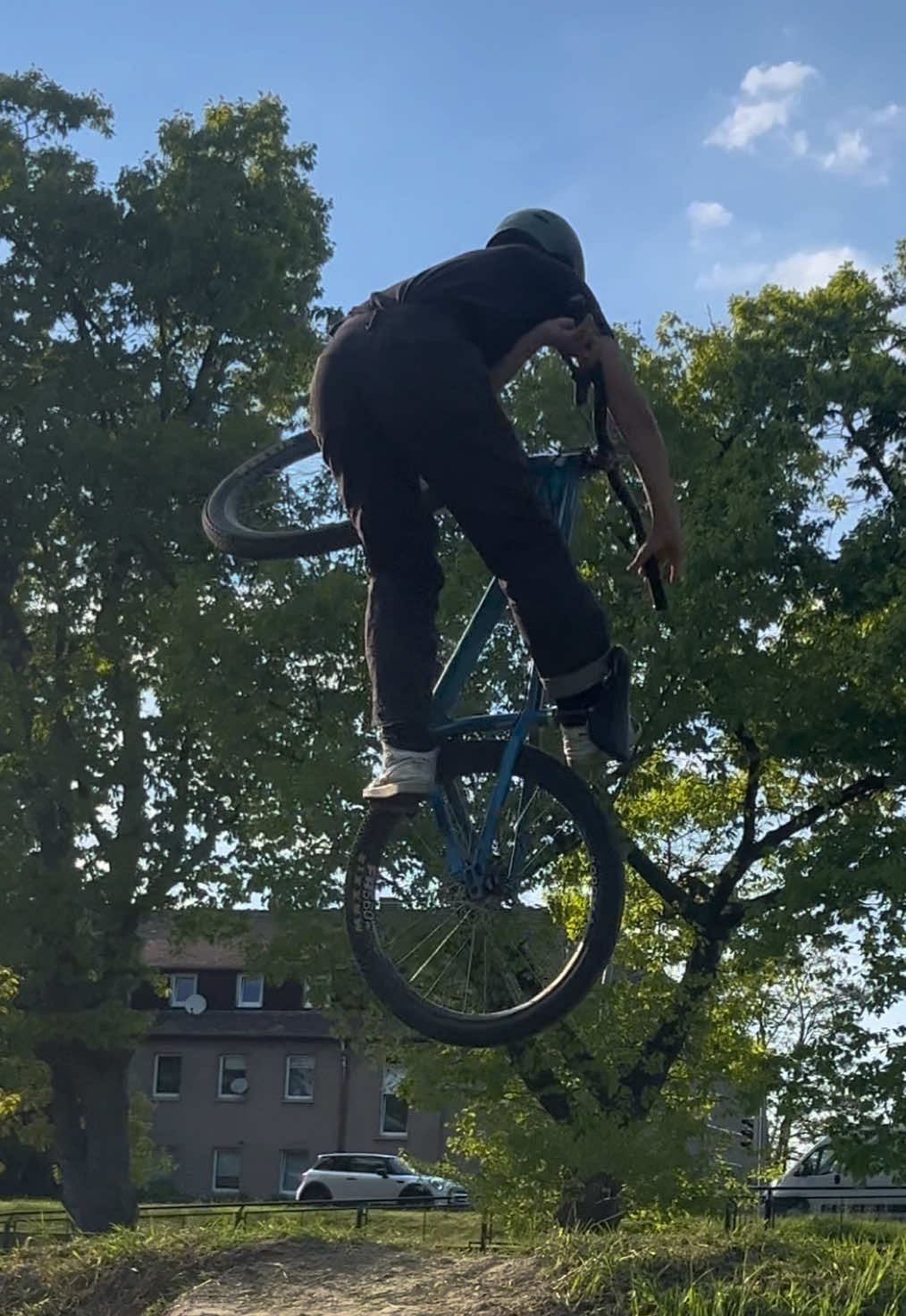 @Johnnyschmidt_mtb