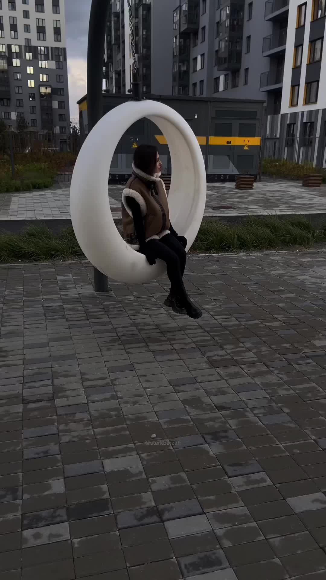 @𝐋