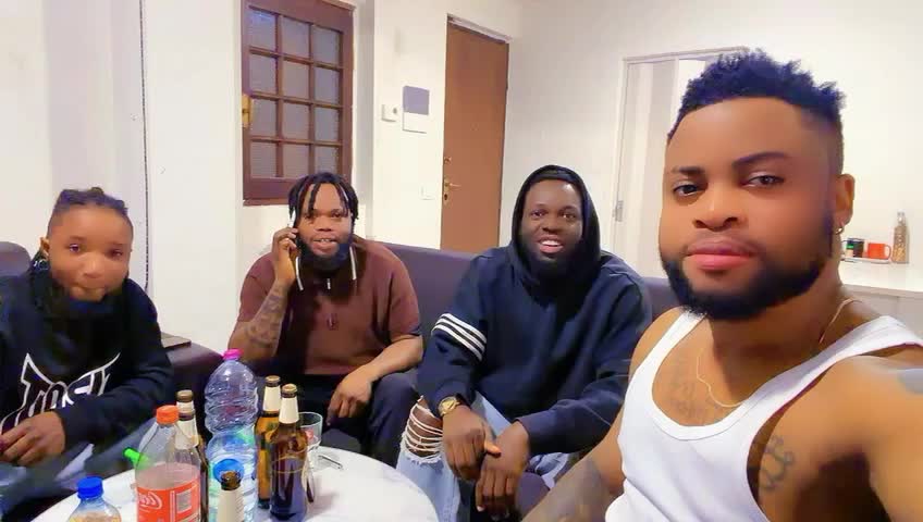 @💵 𝗔𝗨𝗦𝗧𝗜𝗡 𝗪𝗛𝗜𝗧𝗘 💶