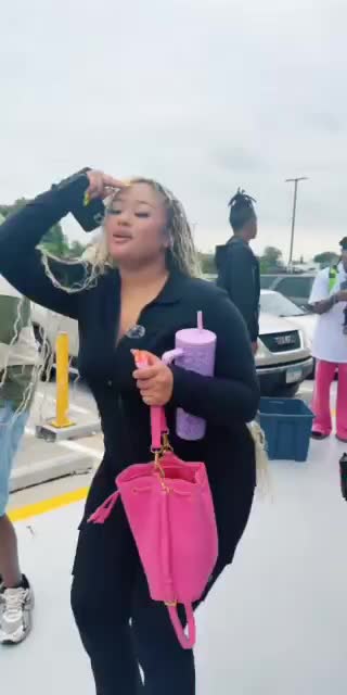 @It’s SIMONE to you b!tches