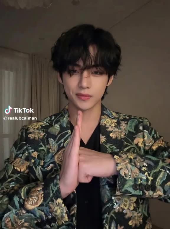@TRUE BTS💜🫰ARMY