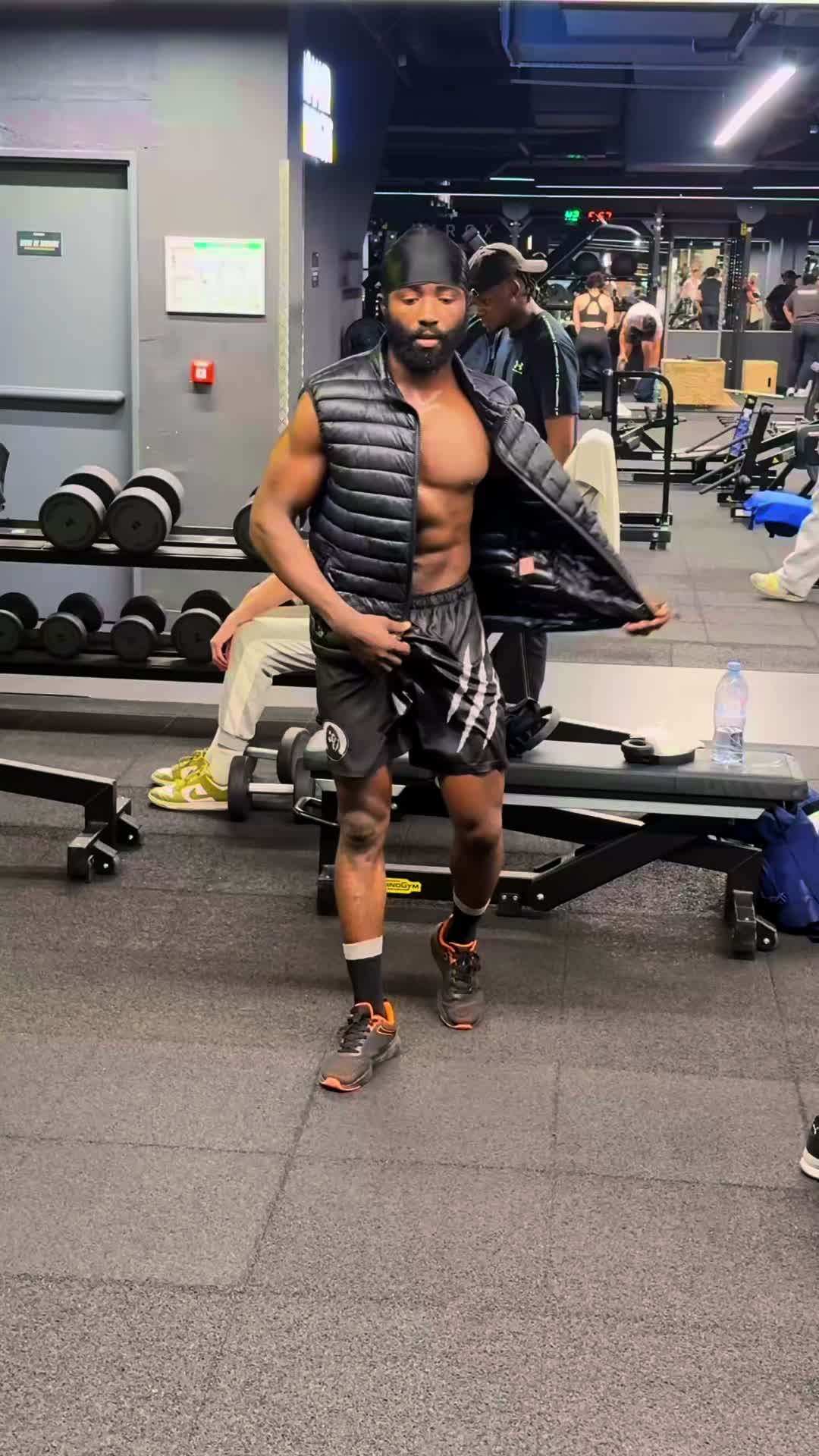 @TheLyonBlackOfficiel