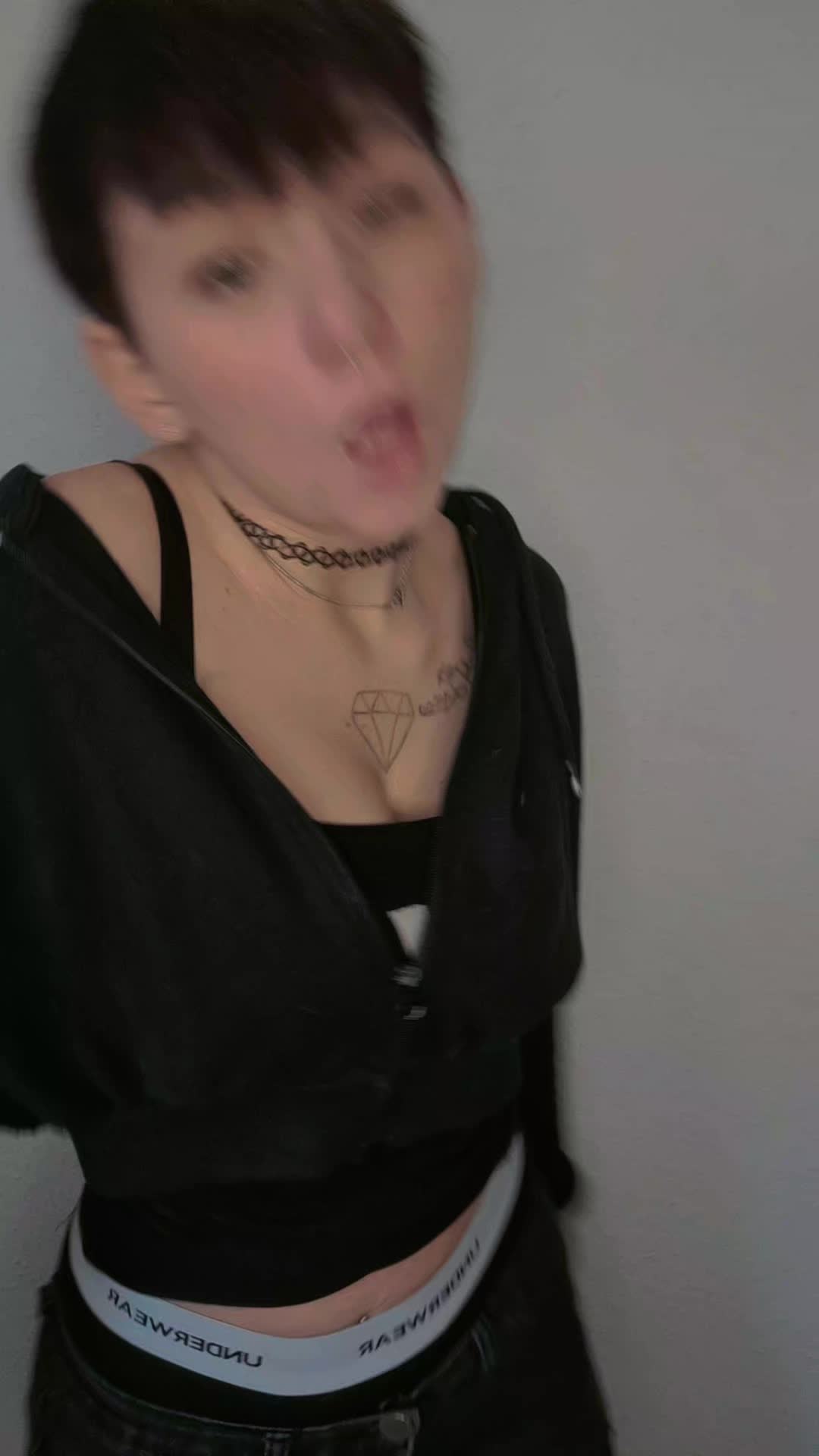 @Nachtfalter🦋
