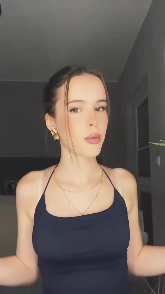 @Emma ᥫ᭡