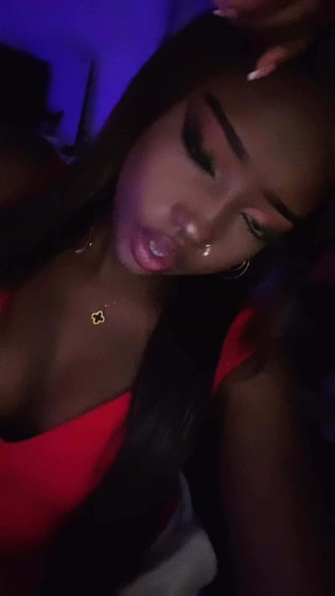 @q🍫