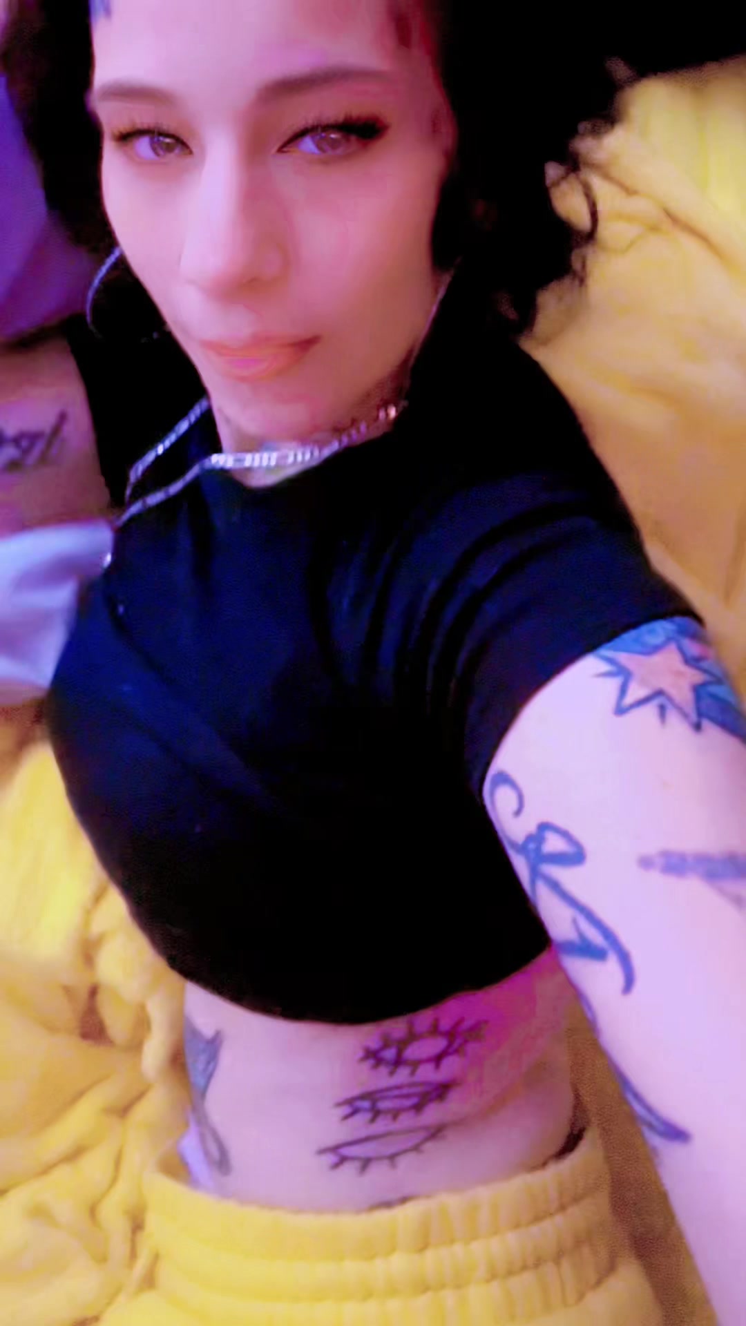 @HoneyBeeMelly