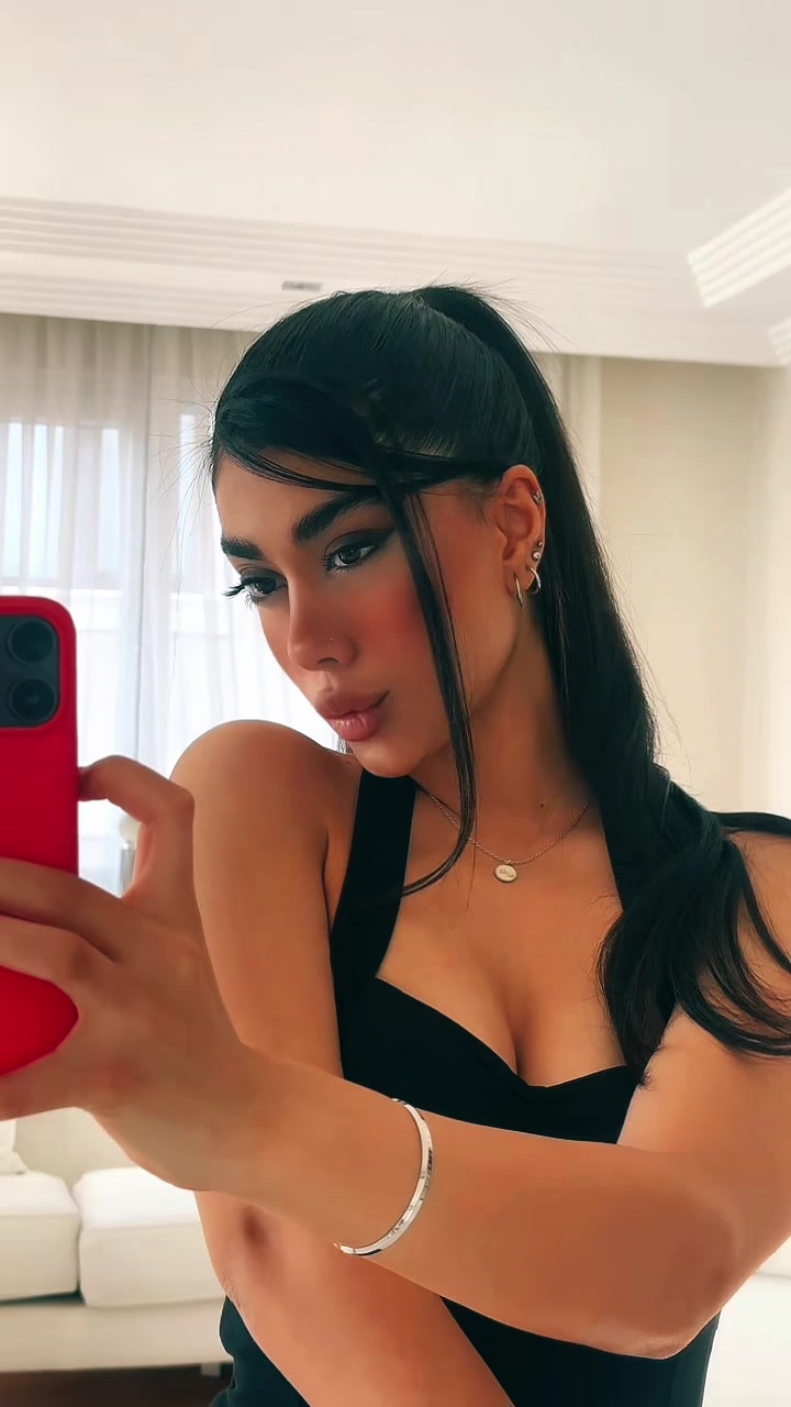 @roozhiina