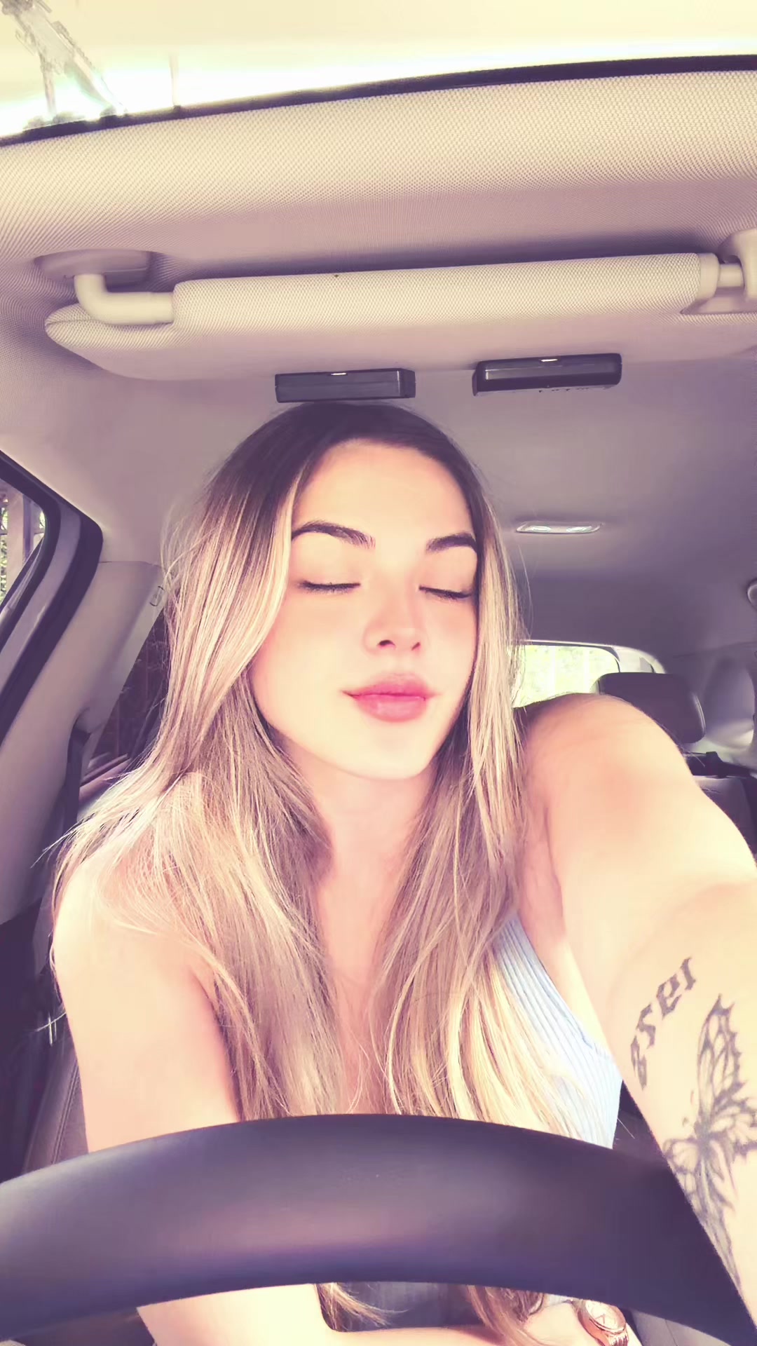@juliannaazamoraa