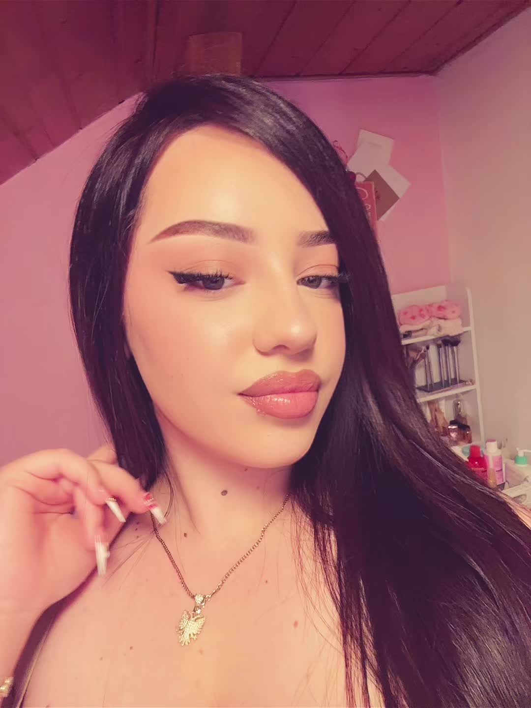 @ur🇦🇱mommy
