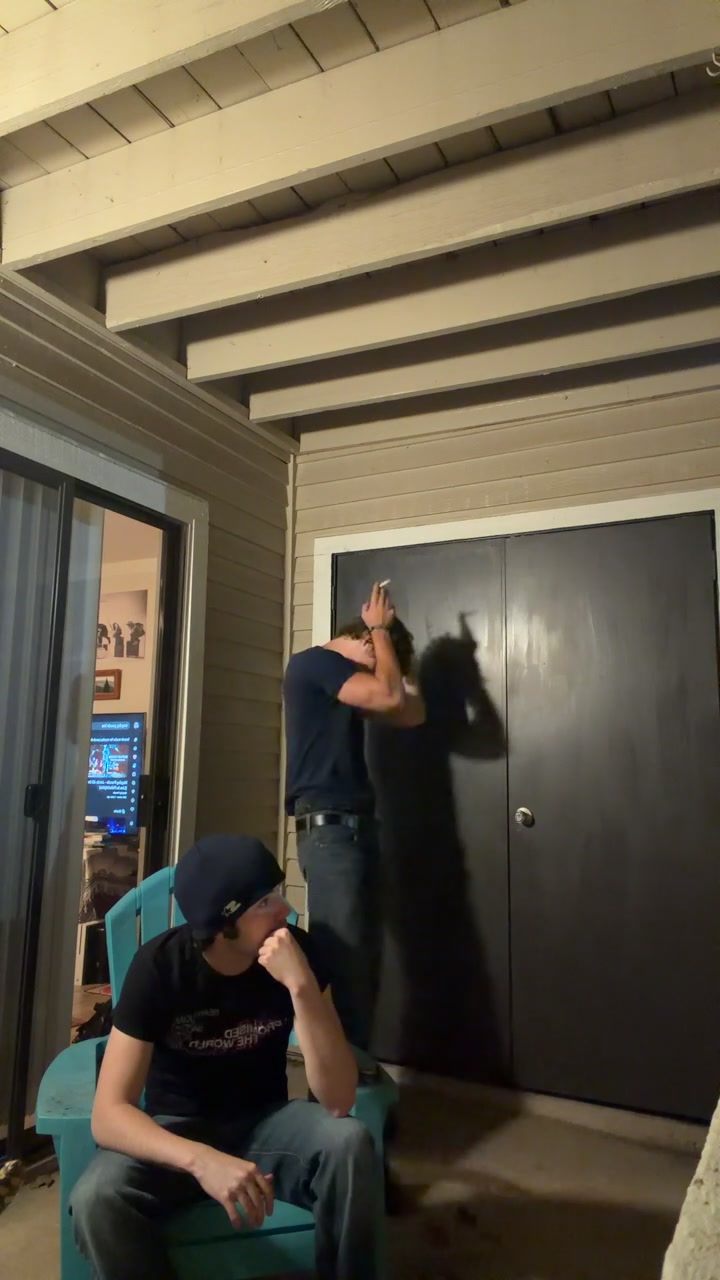 @LT