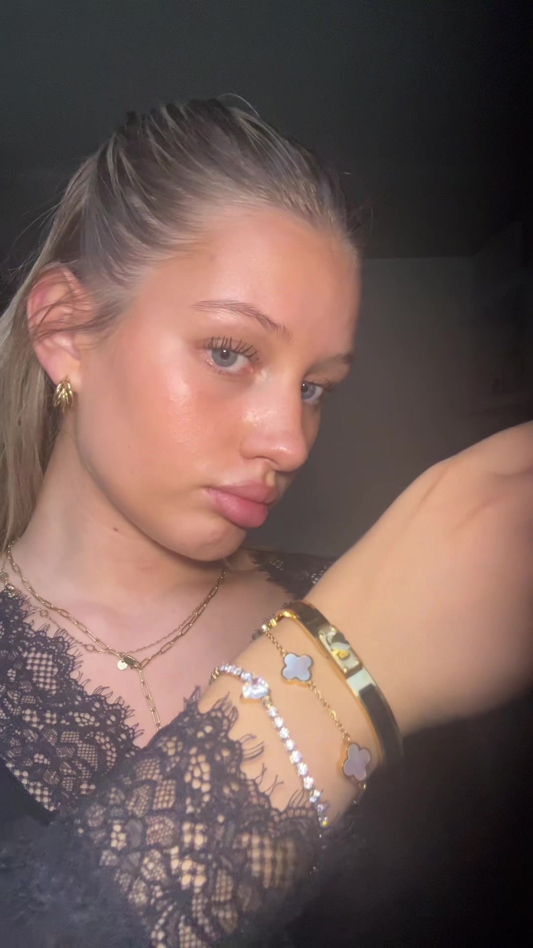 @Mia