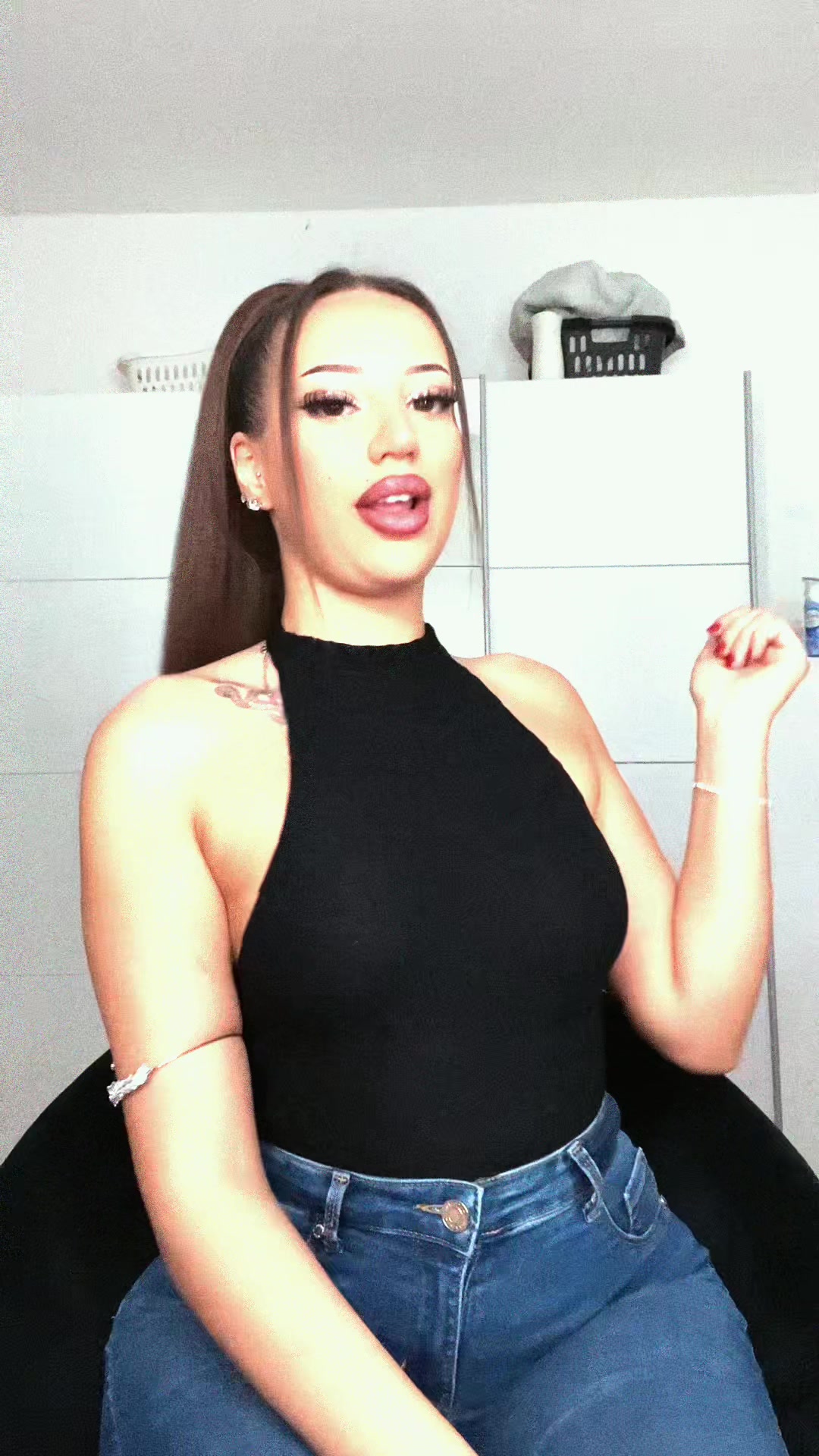 @chadia.mora
