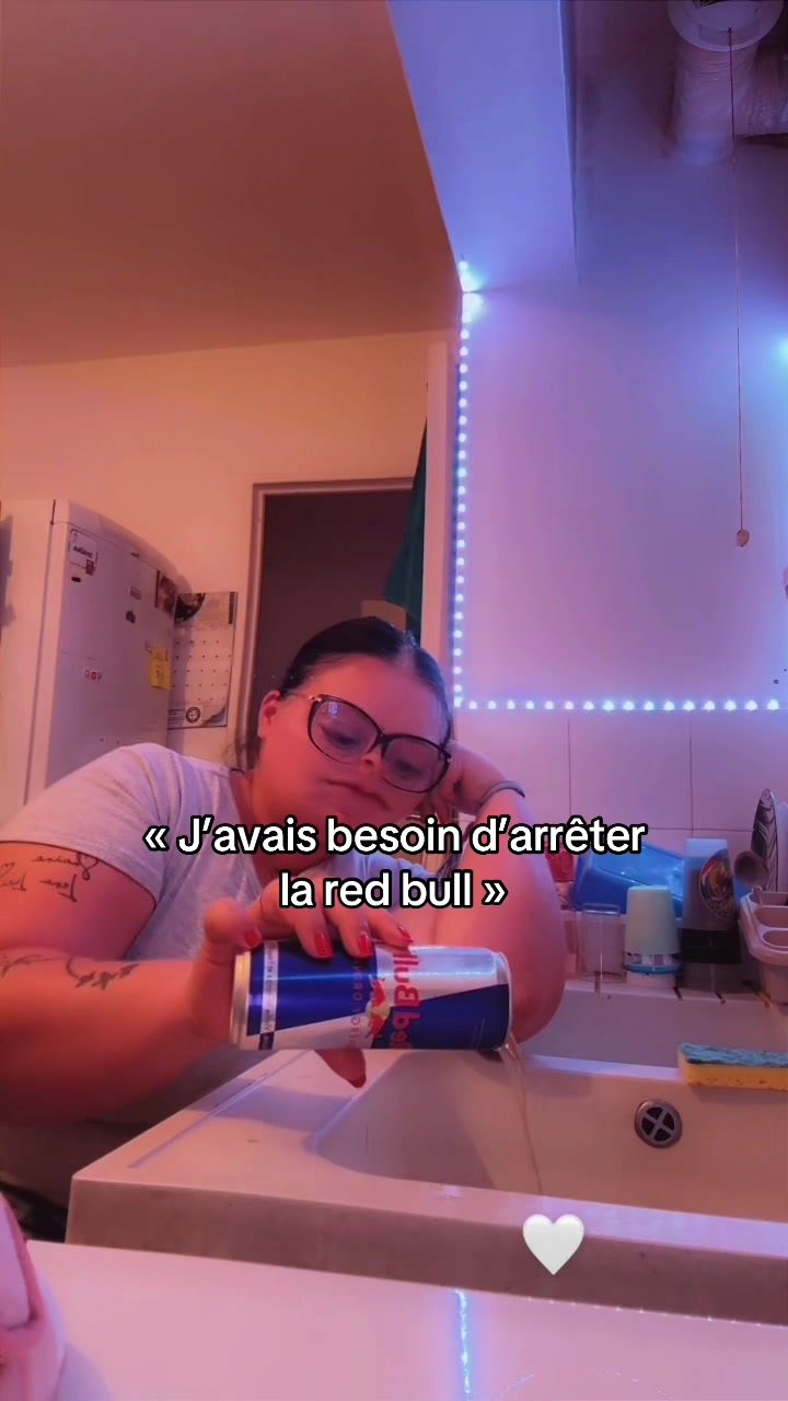 @𝐊𝐞𝐥𝐥𝐲’✞