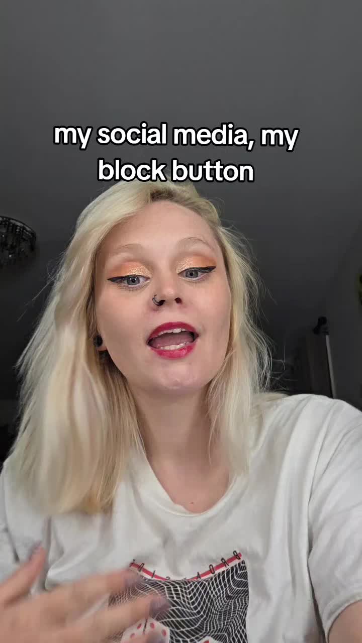 @EmieWonders