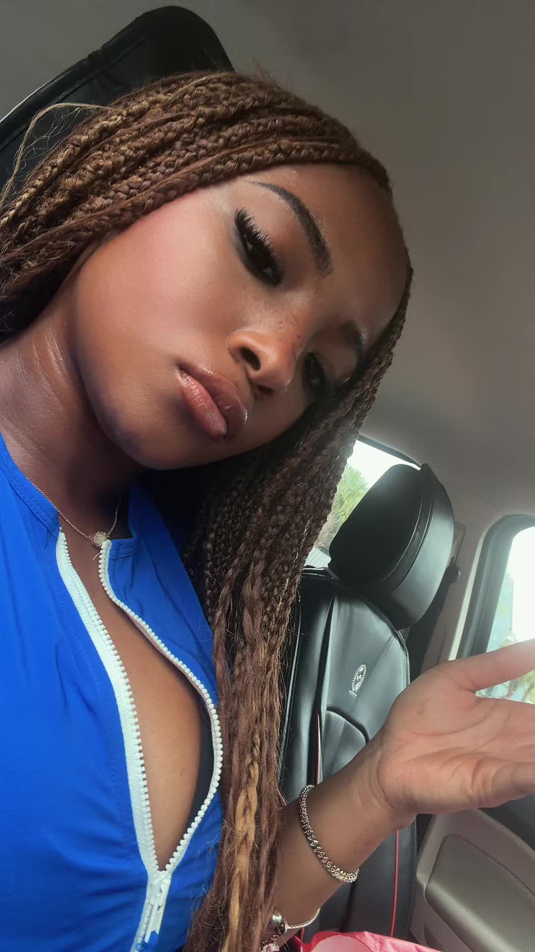 @Riyanna🎀