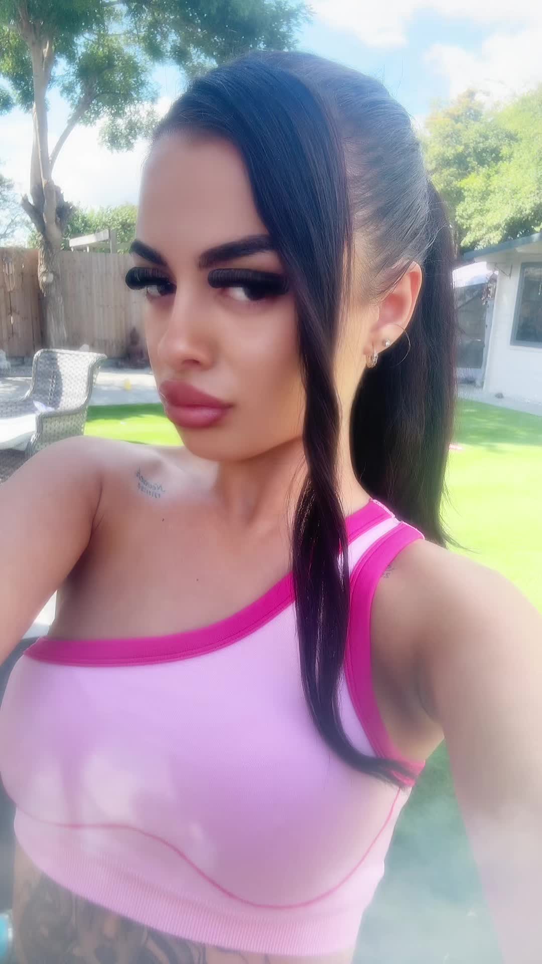 @NICOLE💕