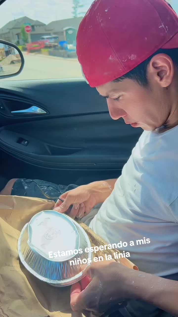 @lalalopez