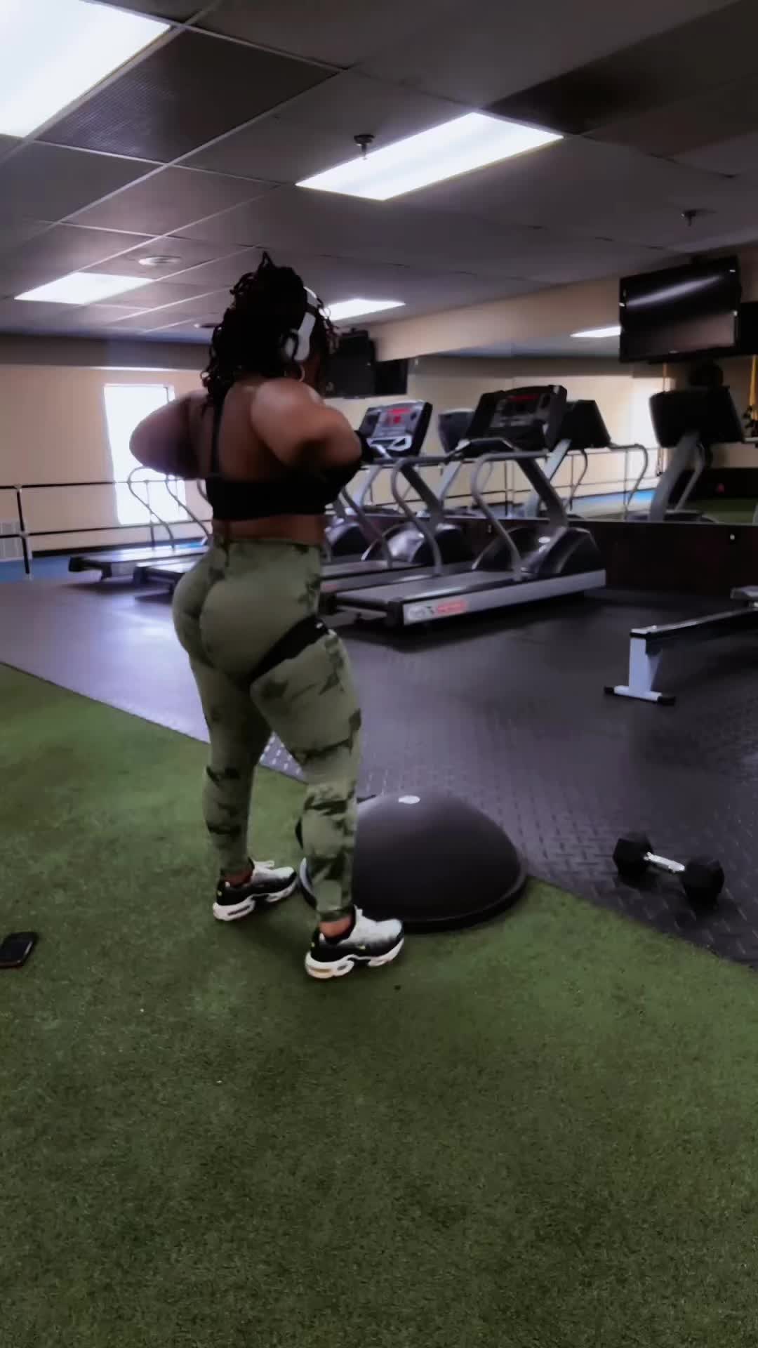 @Nikki