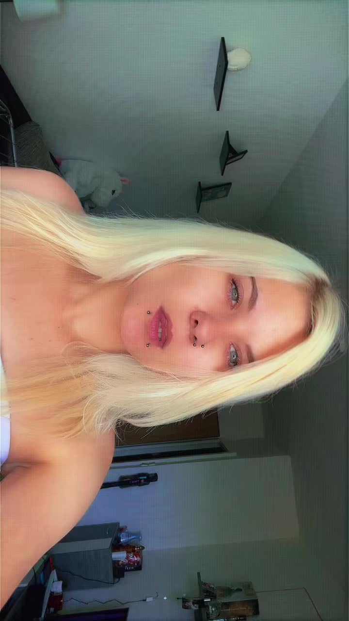 @Celine_cz