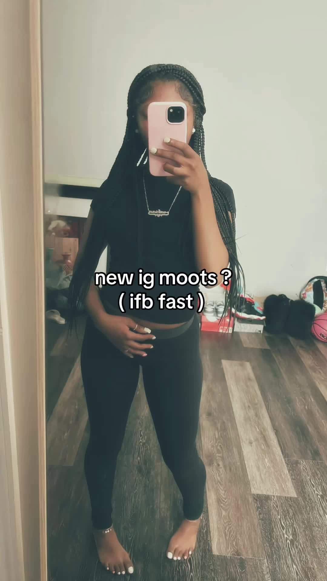 @ᥫ᭡.