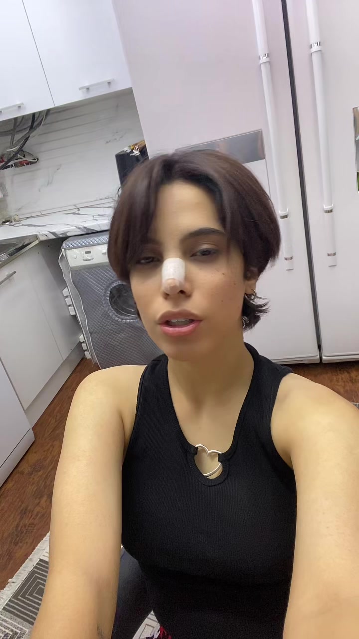 @𝘼𝙗𝙖𝙣𝙑𝙚𝙣𝙤𝙢