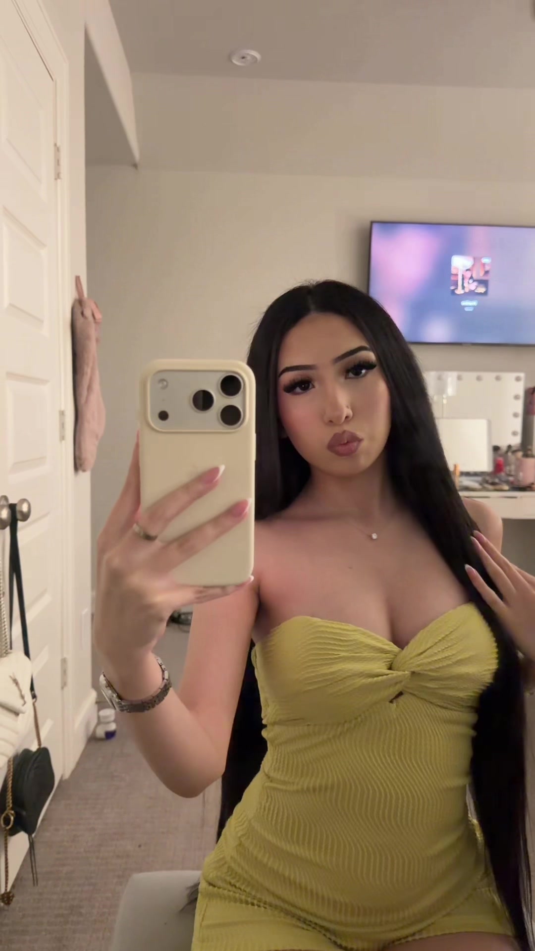 @aimeesofera