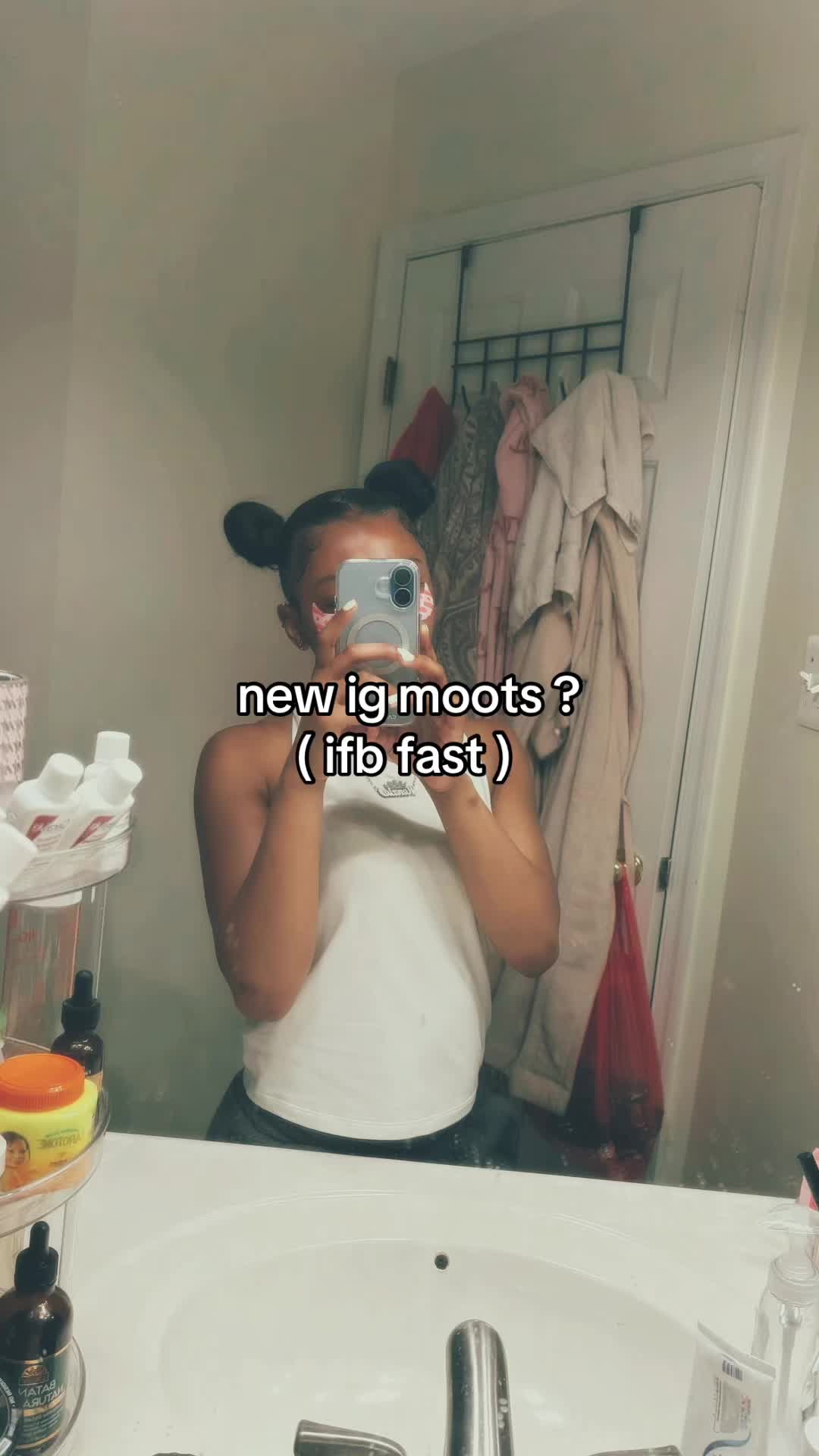 @ᥫ᭡.