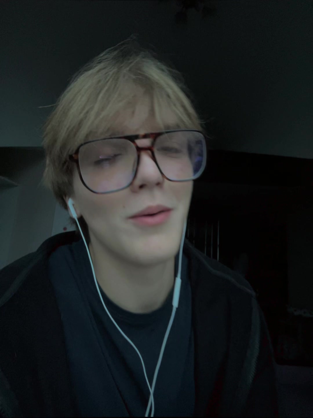 @youthneverends0