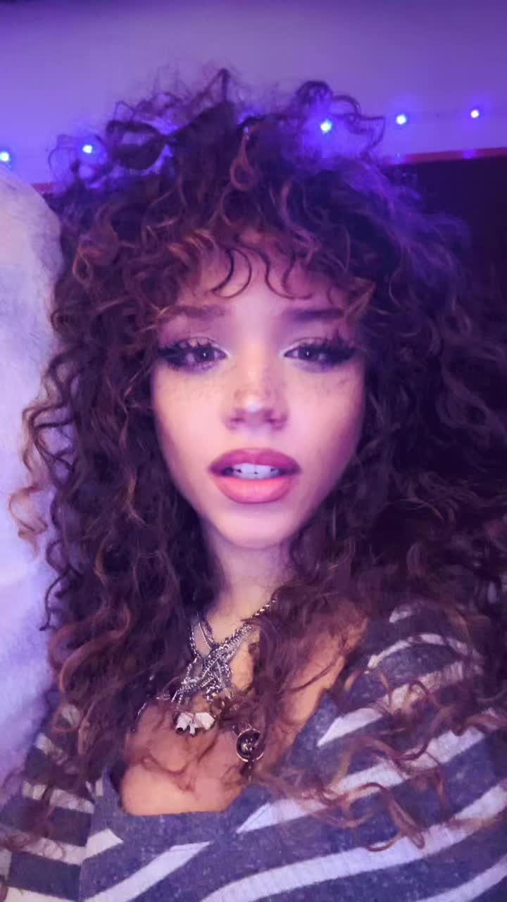 @curlycrazycutie