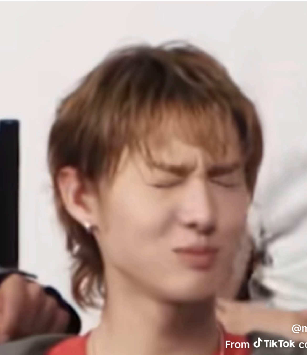 @Flo_.