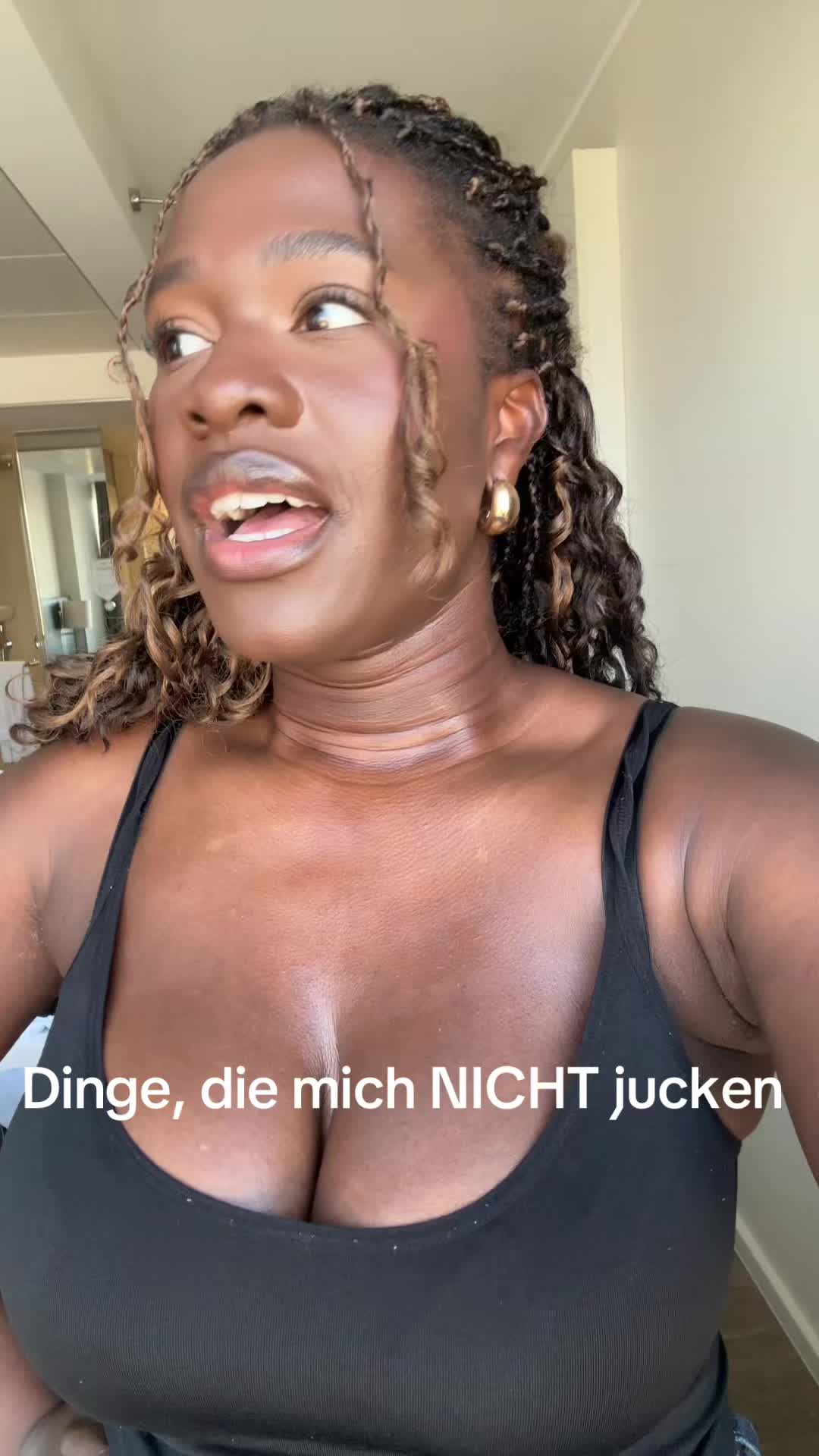 @Debbi