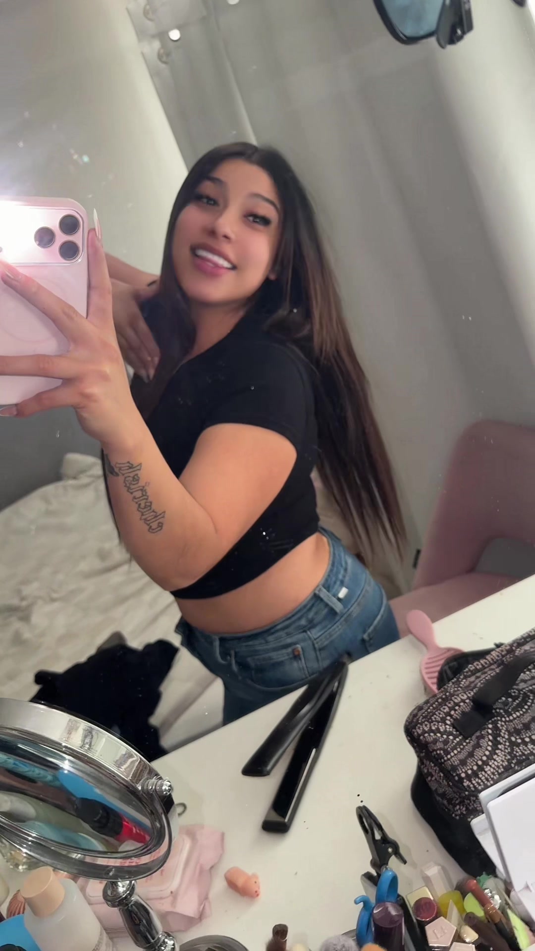 @karelyflrs