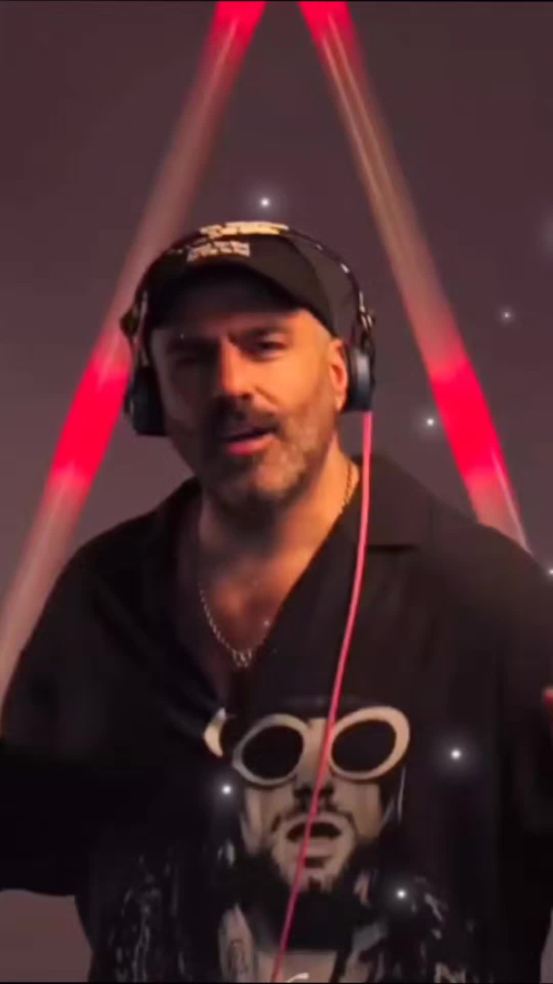 @❤️✌️