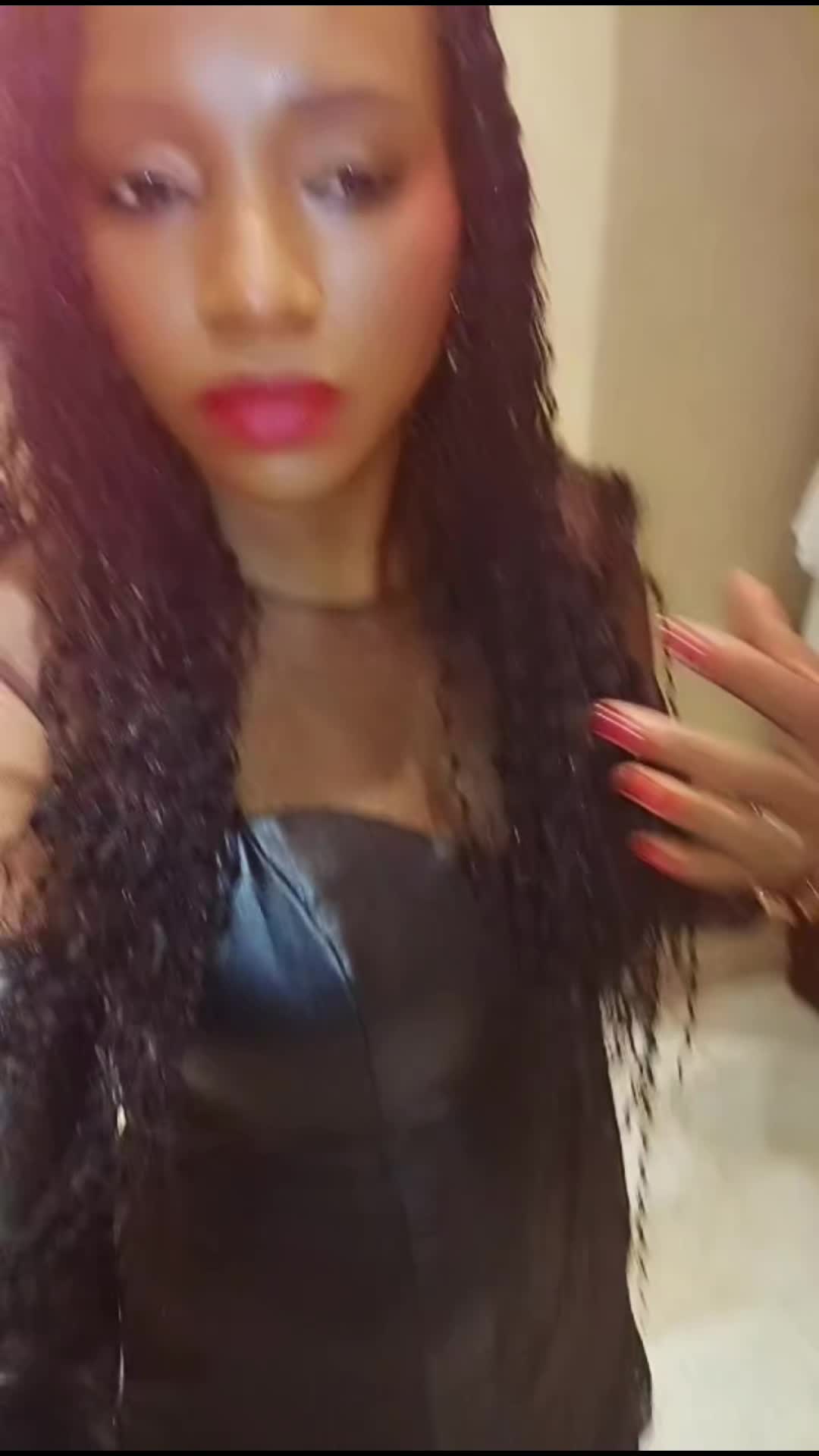 @lealaris